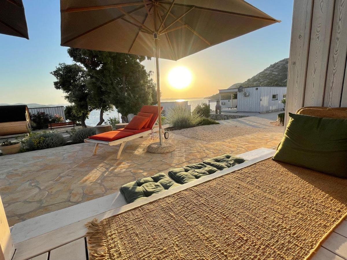 Buqez Eco Resort - Beachfront 20 & House 42 Drage Exterior photo